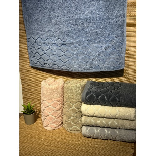 50X90 KISMİ KADİFE HAVLU NİLÜFER DESEN 