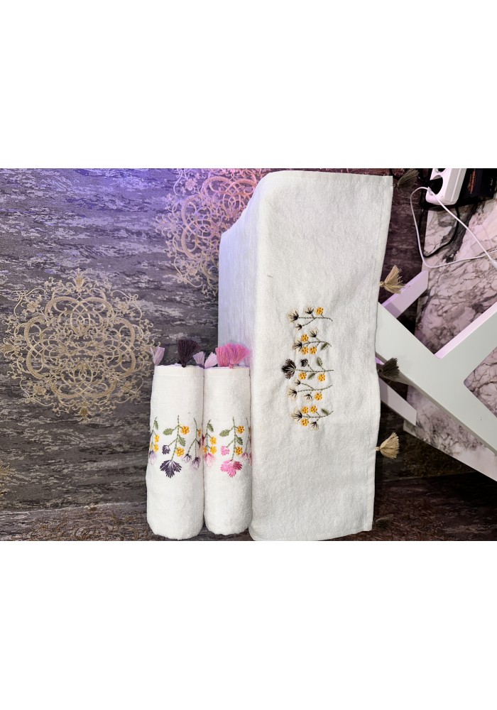 50-90 KADİFE NAKIŞLI PÜSKÜLLÜ